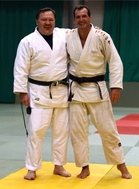 Juha Salonen (vas) ja Pascal Tayot Helsinki Judo Campin tunnelmissa vuonna 2010. 